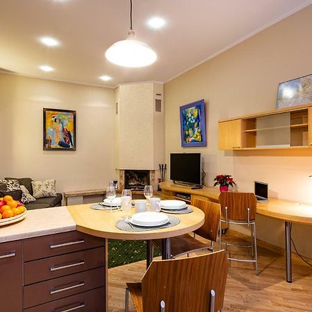 Kalnina Quiet Apartment In City Center Riga Ngoại thất bức ảnh