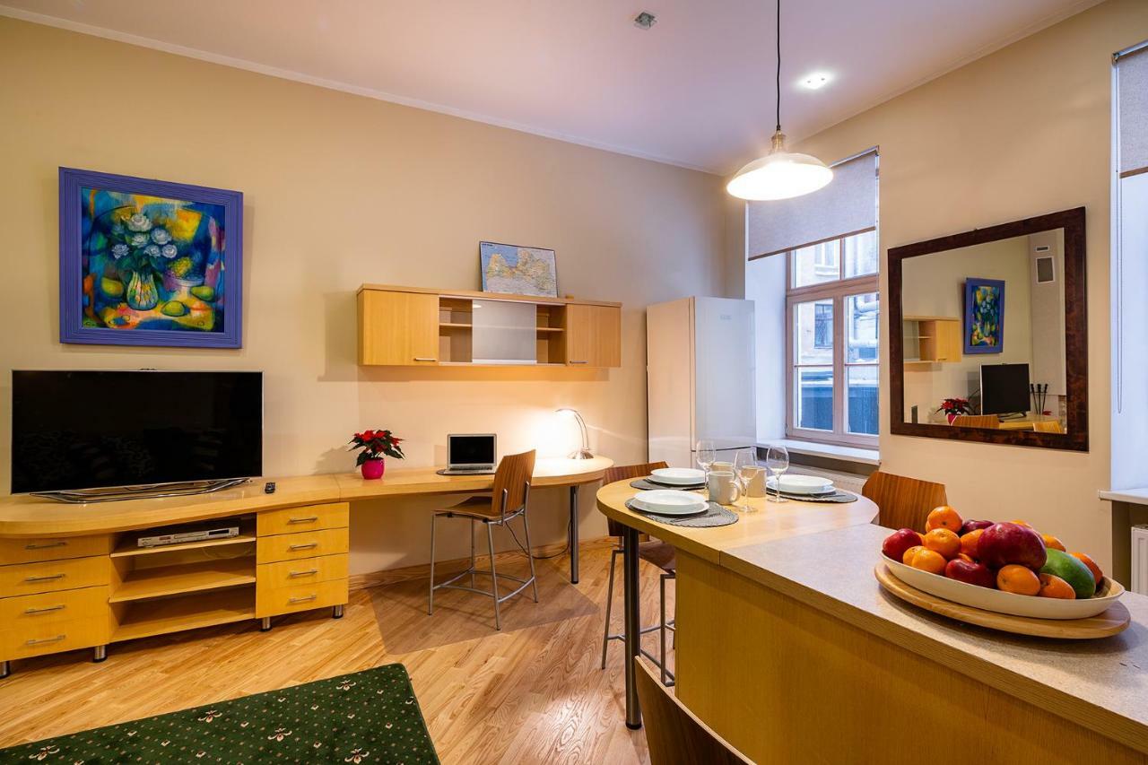 Kalnina Quiet Apartment In City Center Riga Ngoại thất bức ảnh